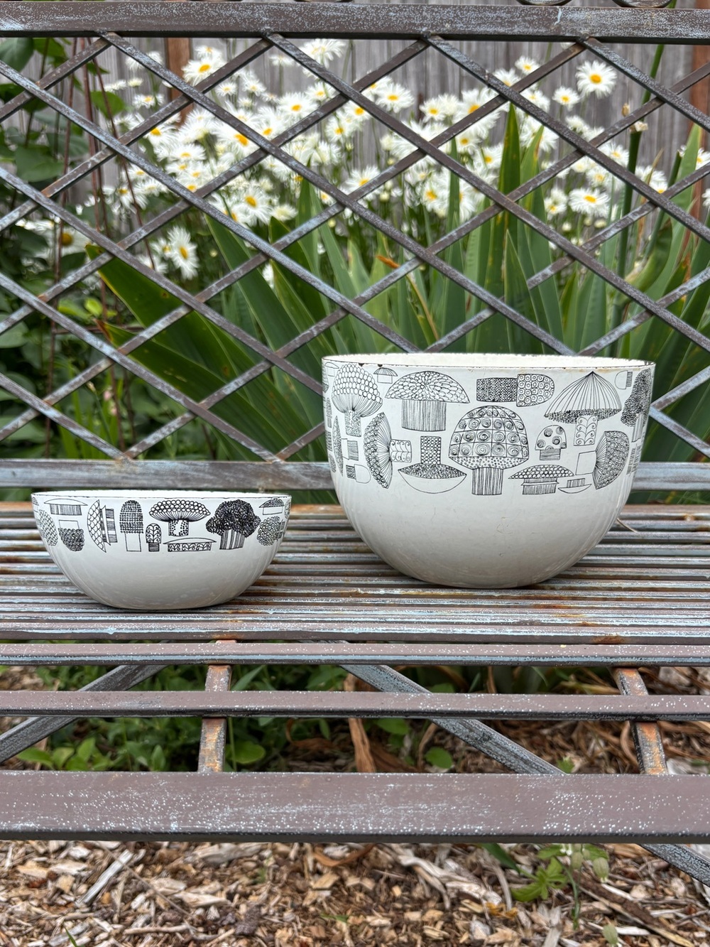 Set of two vintage mid century Mushroom enamelware bowls - Finel made in Finland